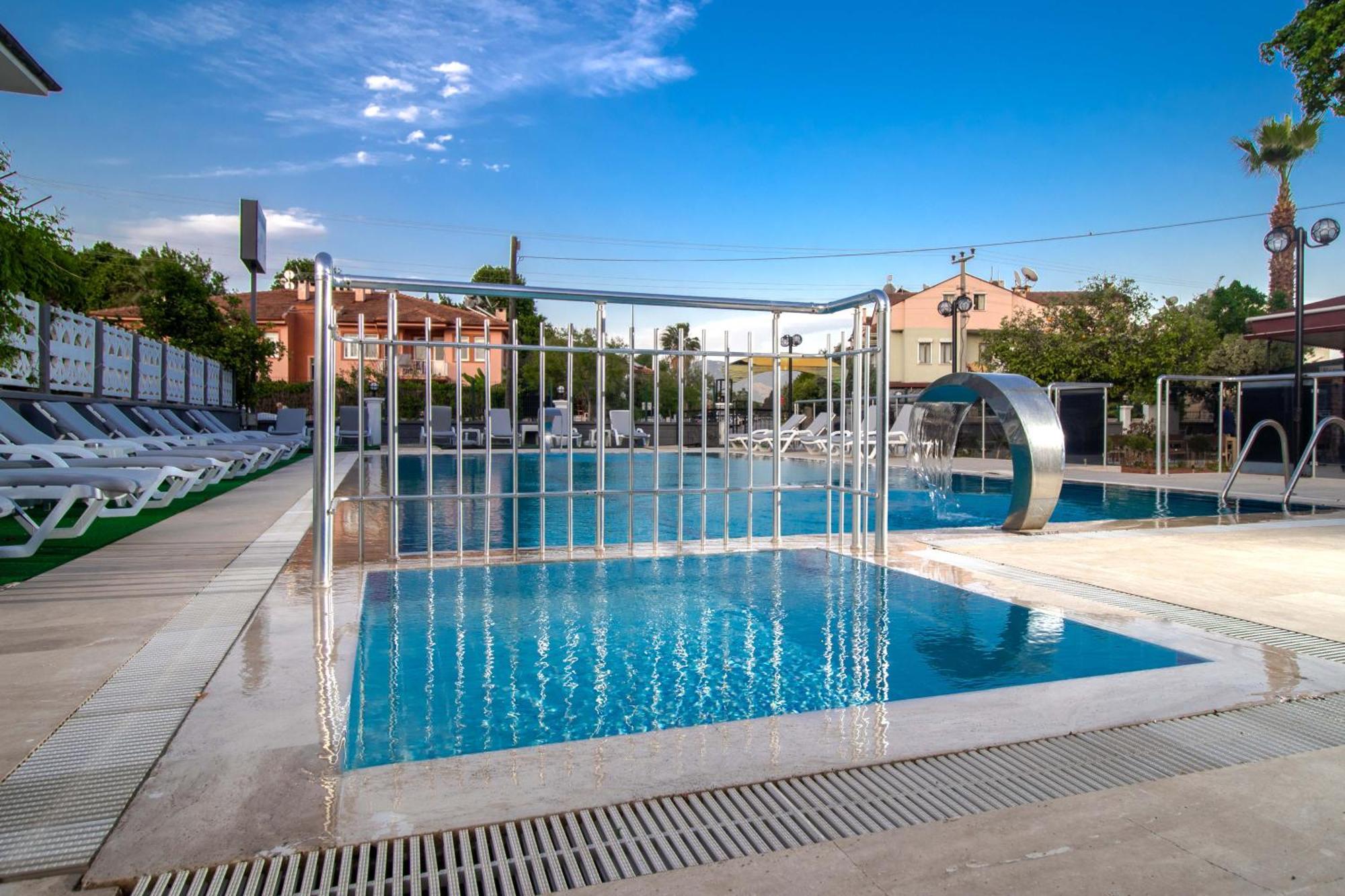 Sirin Baba Otel Fethiye Bagian luar foto